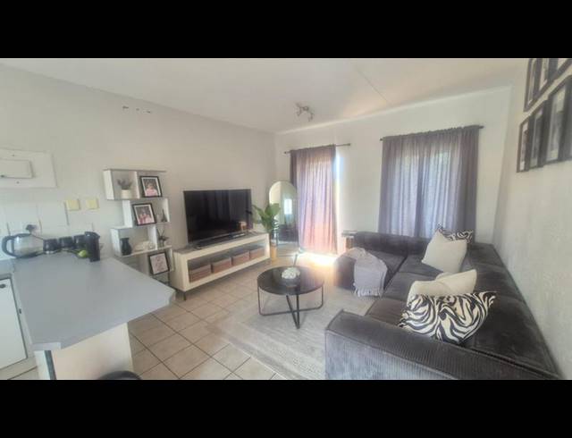 1 BEDROOM PROPERTY TO RENT IN MONTGOMERY PARK